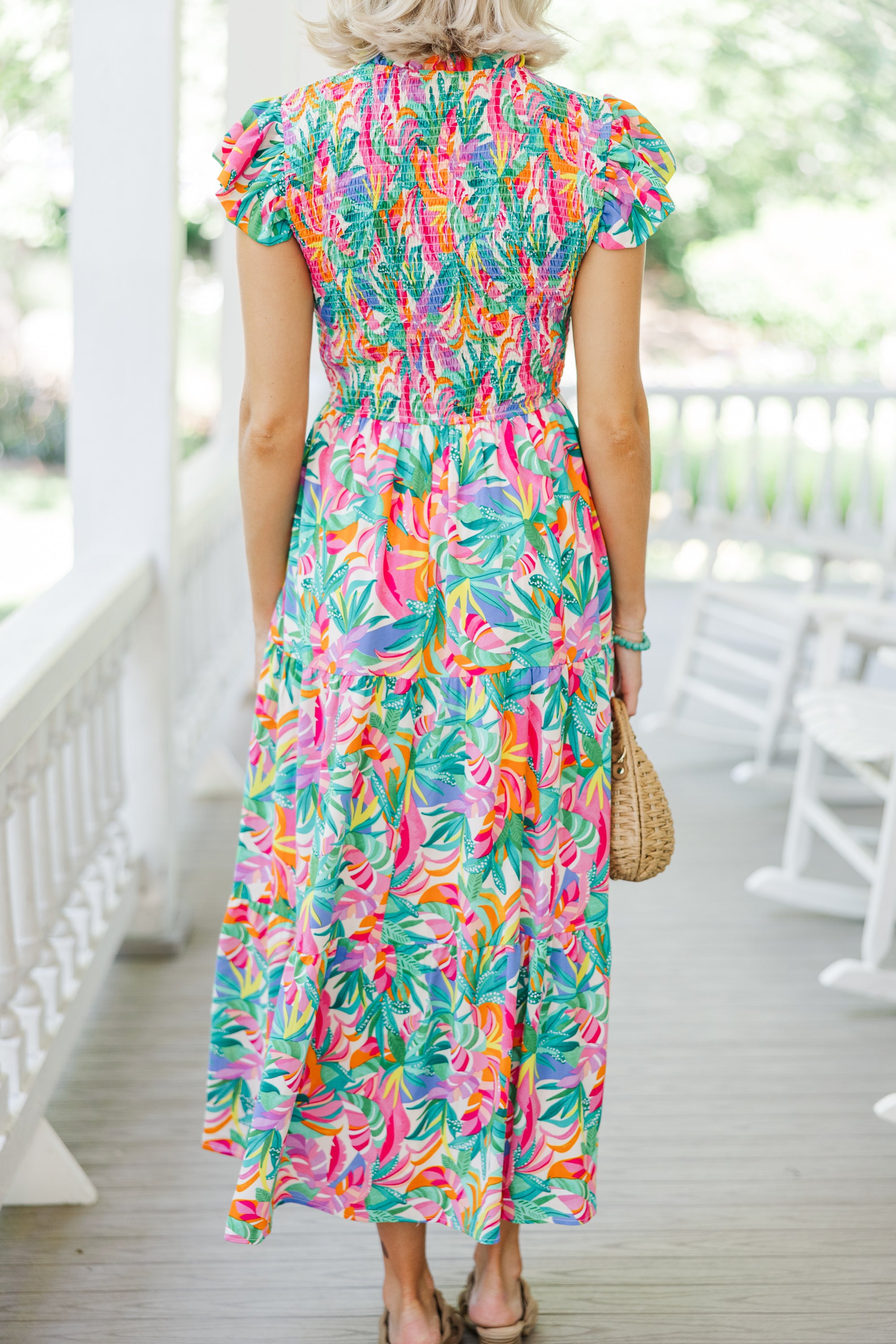 Paradise-Inspired Green Tropical Maxi Dress: A Must-Have!
