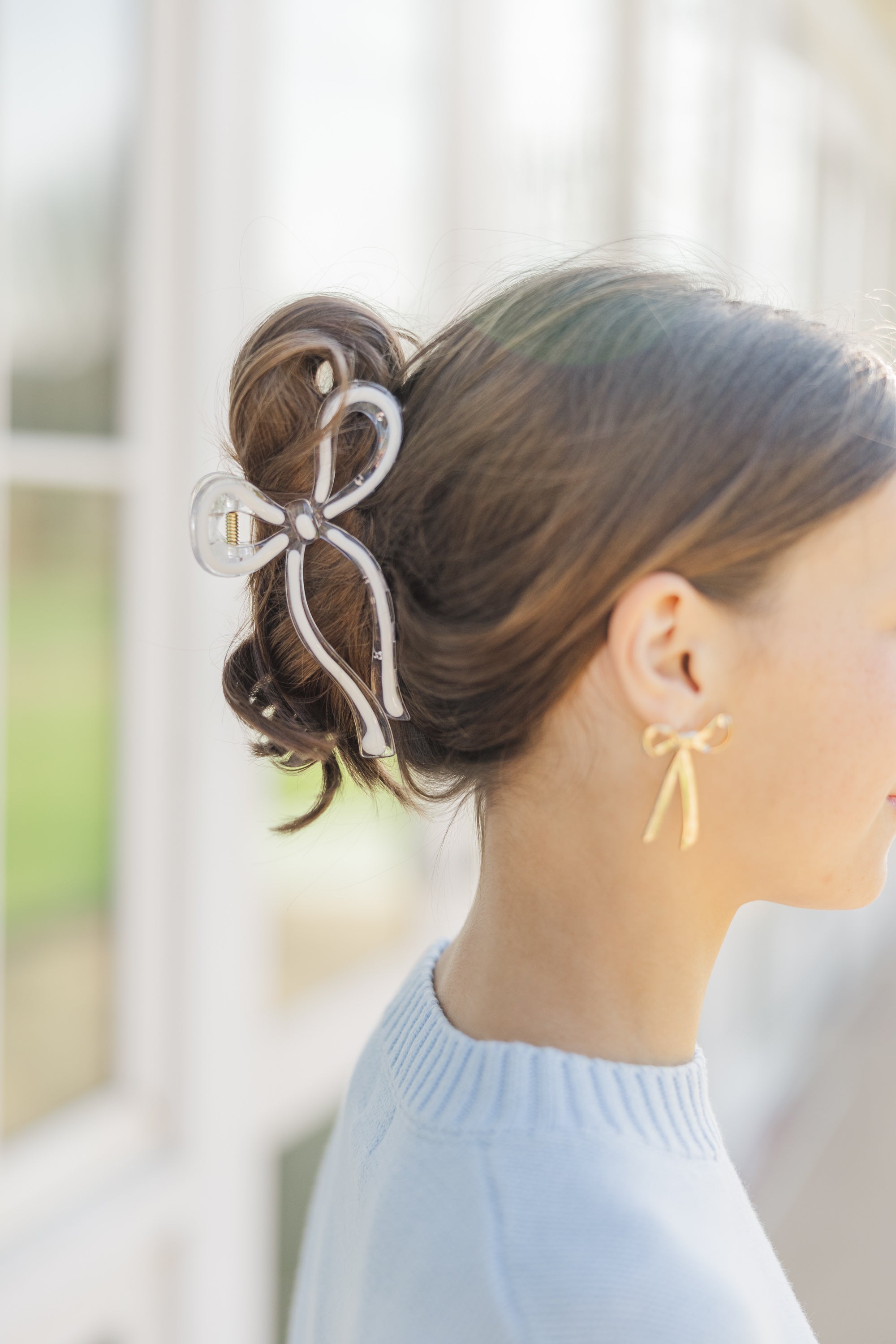 Girls' Allie White Bow Claw Clip - A Must-Have Hair Accessory