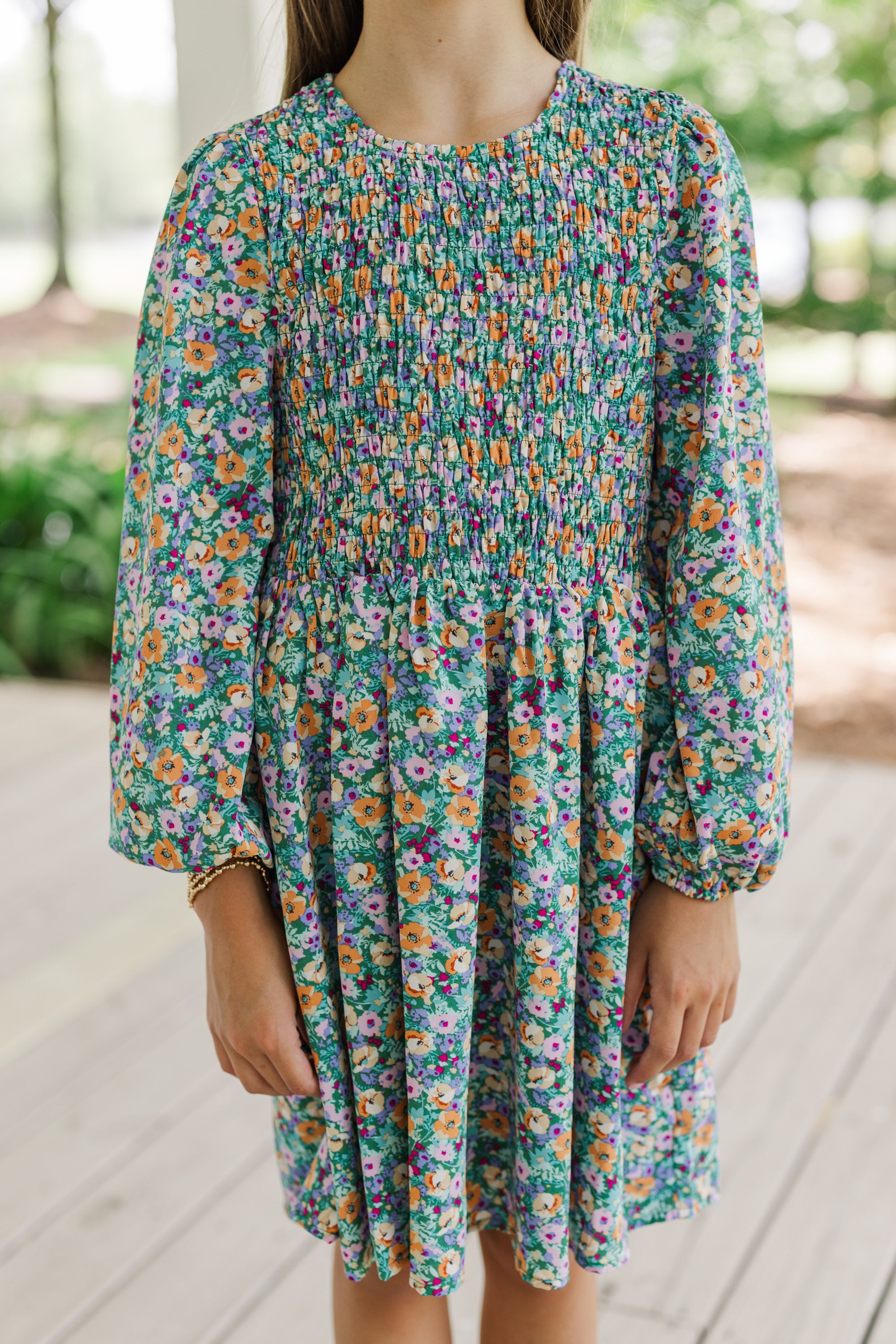 Girls' Enchanting Green Ditsy Floral Dress - Get Up Close and Personal!