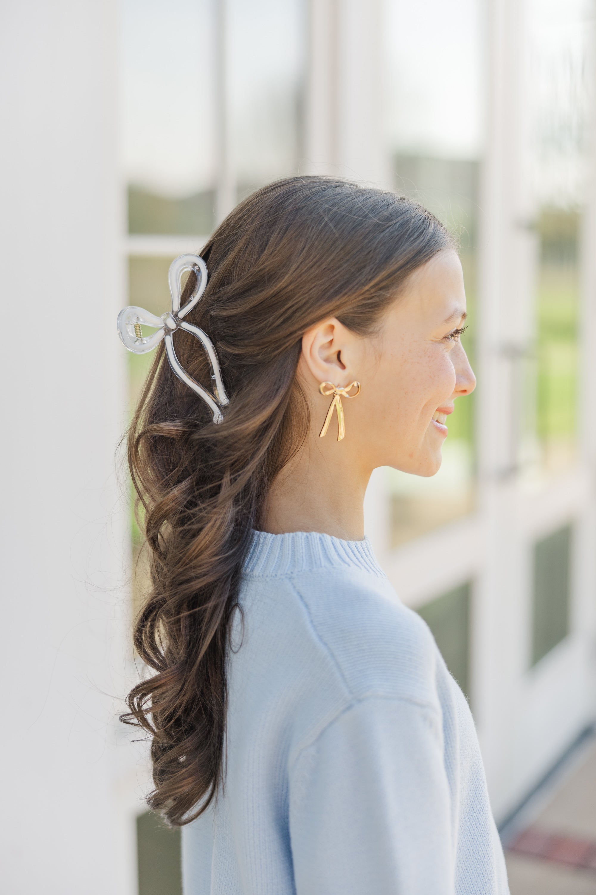 Girls' Allie White Bow Claw Clip - A Must-Have Hair Accessory