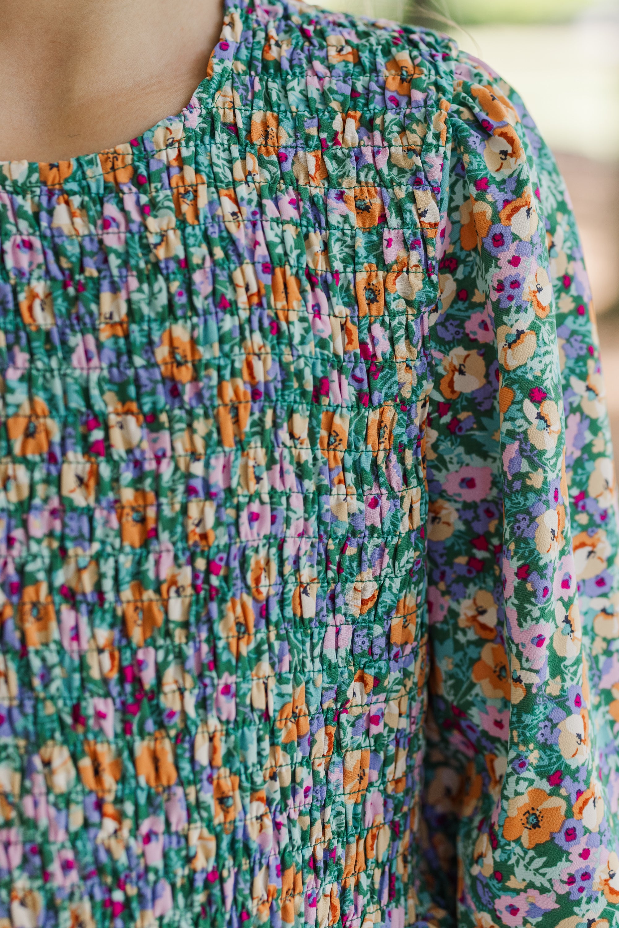 Girls' Enchanting Green Ditsy Floral Dress - Get Up Close and Personal!