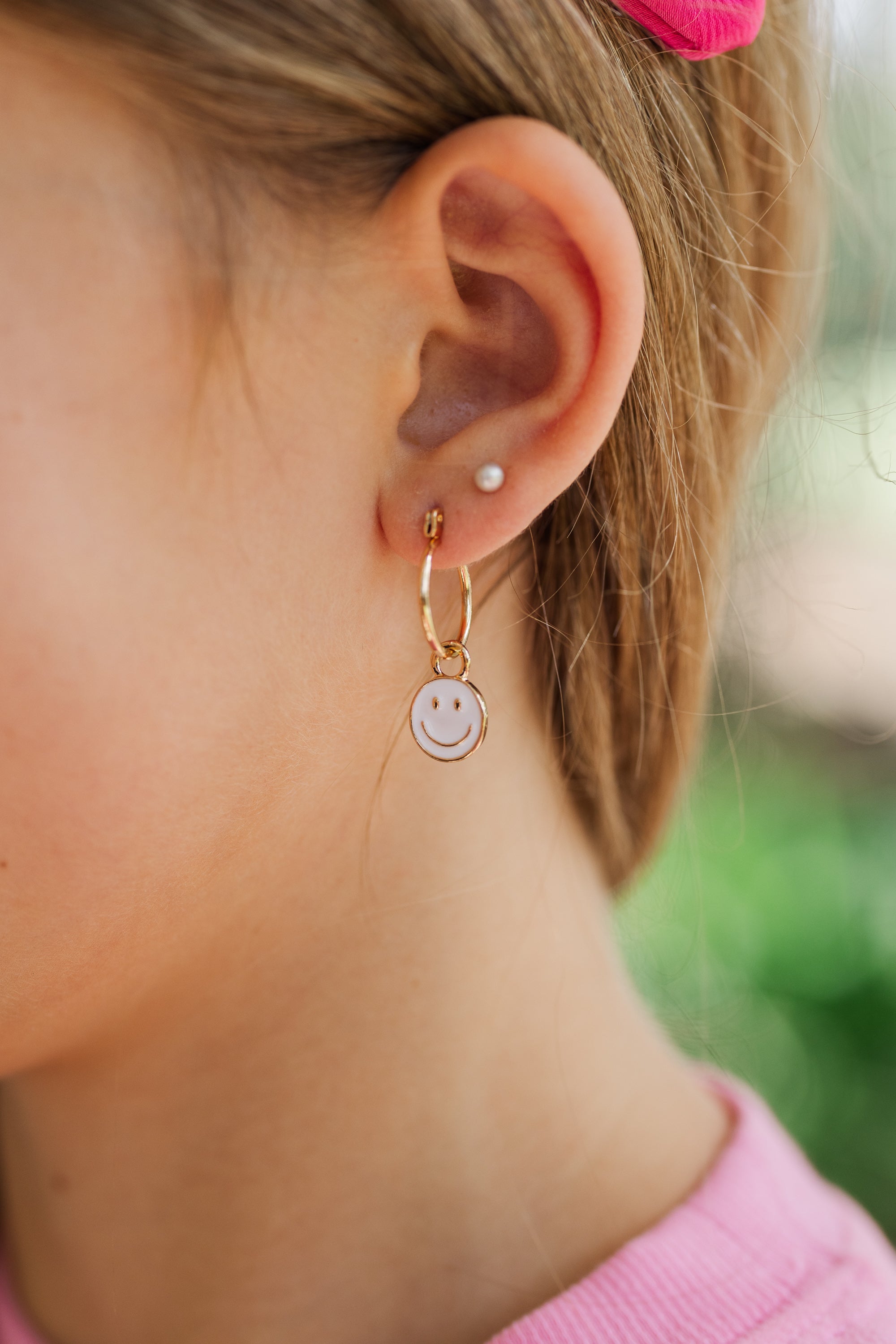 Girls' Delight: Gold Smiley Face Hoop Earrings - A Joyful Accessory!