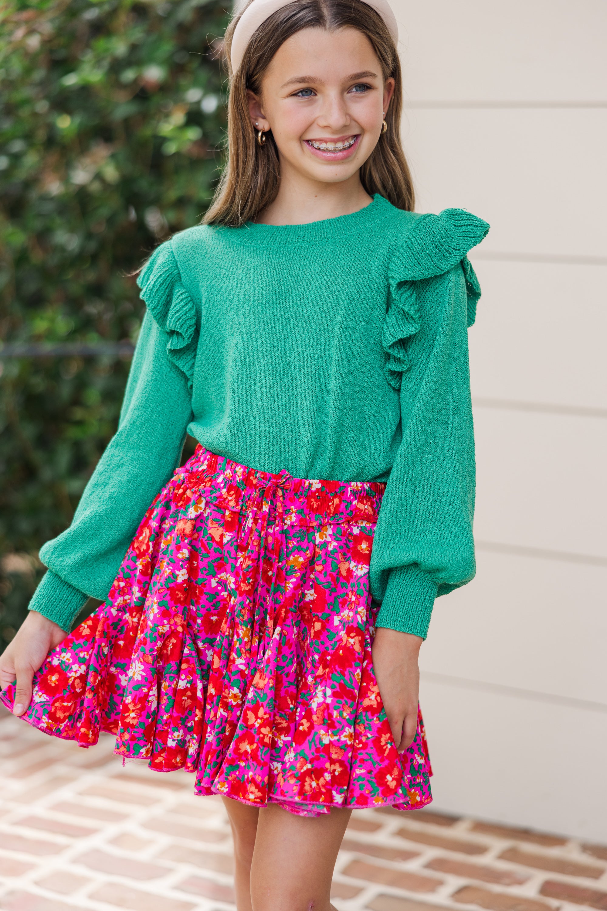 Girls' Must-Have Emerald Green Ruffled Sweater: Call for Style!