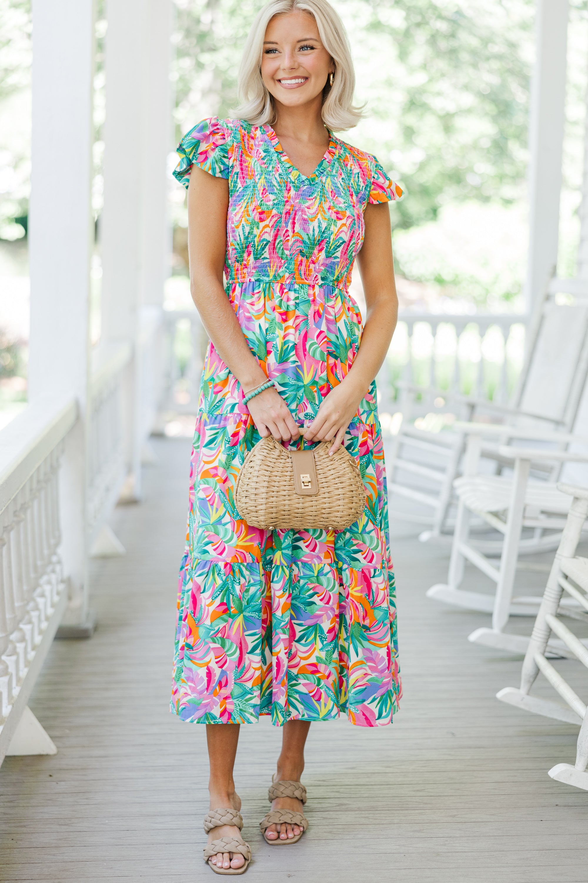 Paradise-Inspired Green Tropical Maxi Dress: A Must-Have!