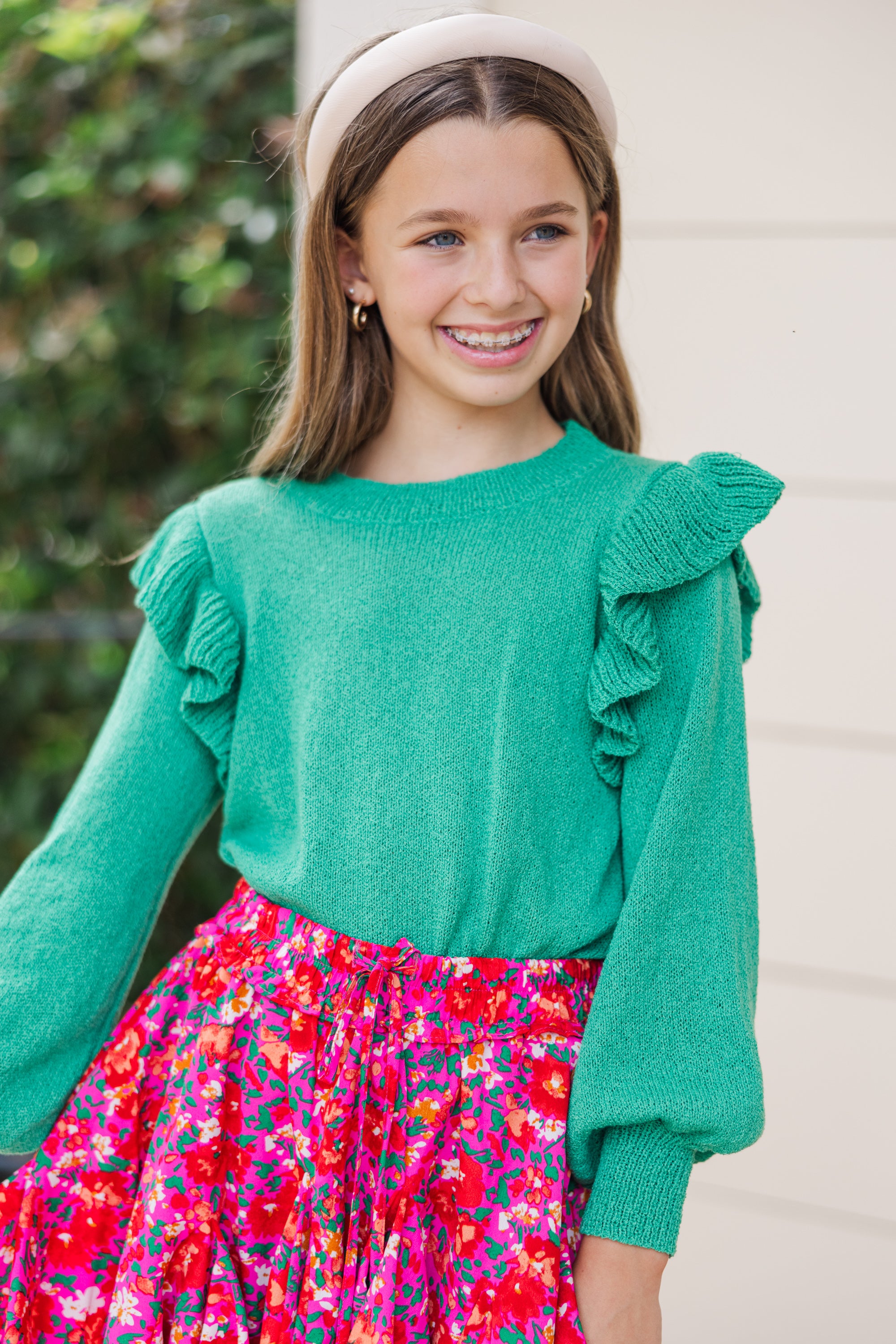 Girls' Must-Have Emerald Green Ruffled Sweater: Call for Style!