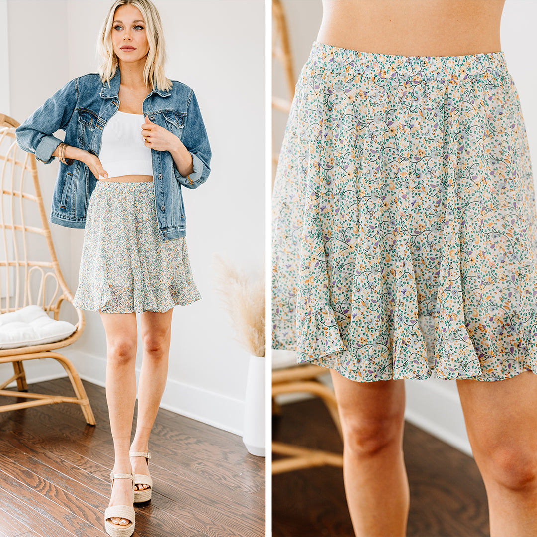 Eye-Catching Natural White Ditsy Floral Skirt