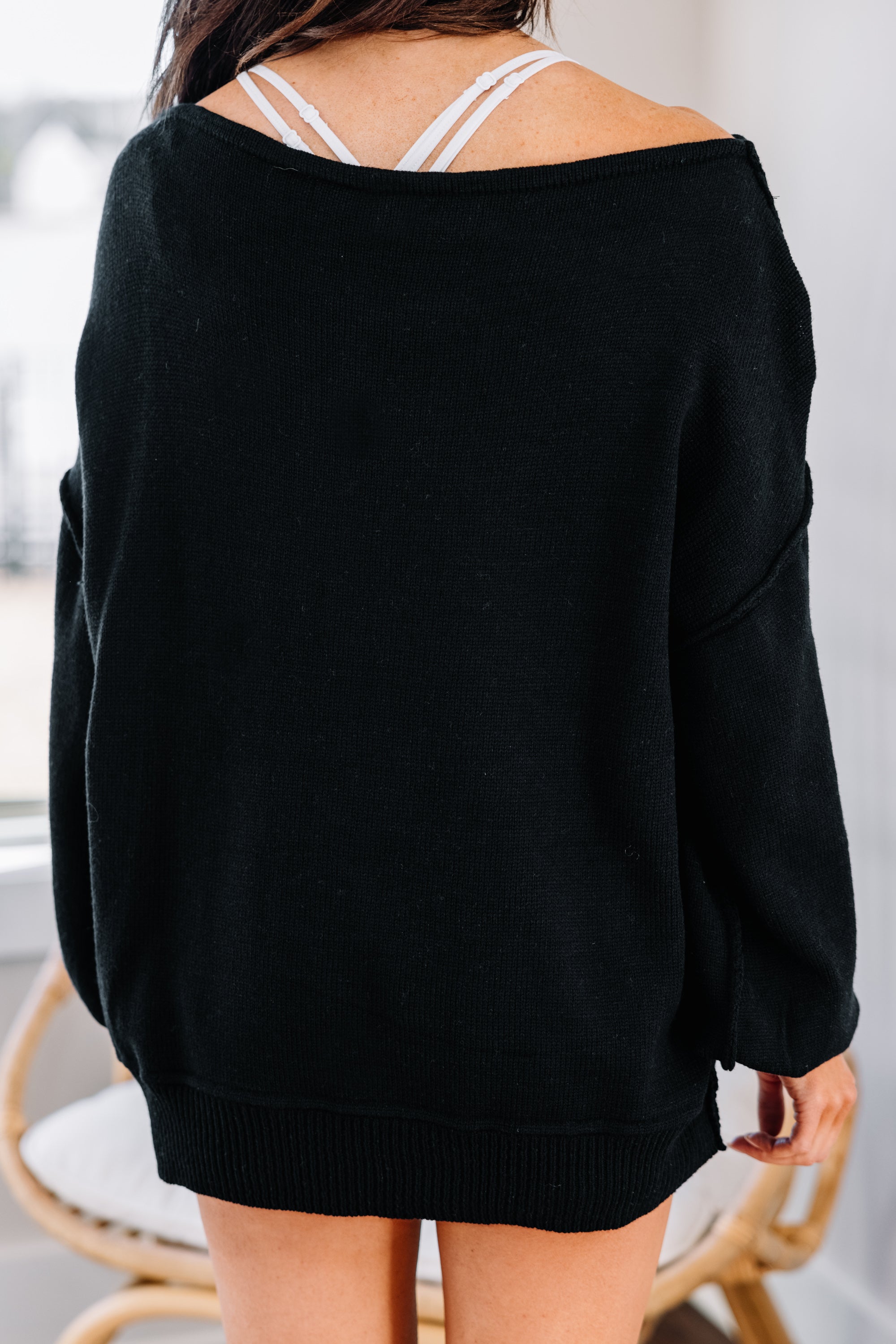 Mood-Boosting Black Sweater: Unleash Your Comfort!